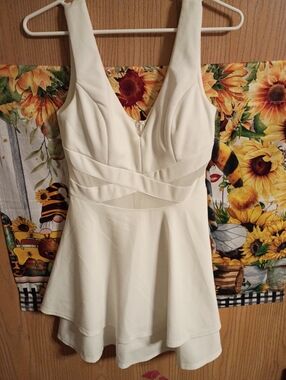 Two Gorgeous White Dresses By Windsor Size Smalls